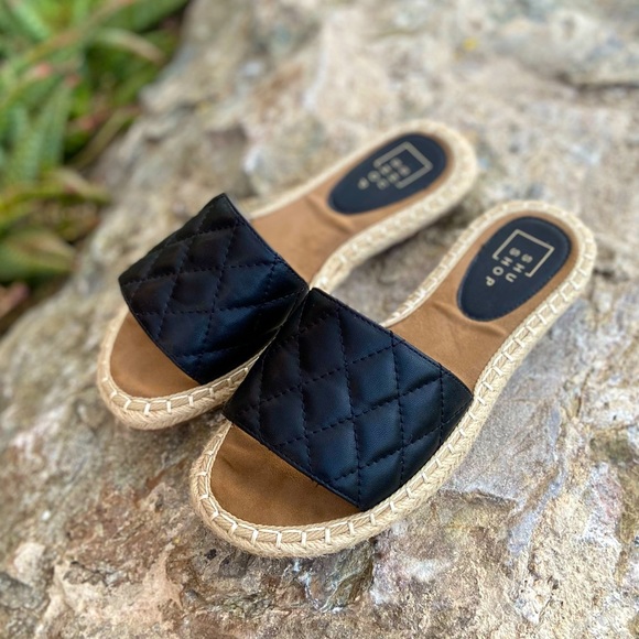 Cute Black Quilted Slip-On Sandals by Shu Shop ~ Great for a Wider Foot - Picture 2 of 7